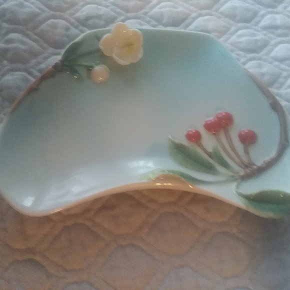 Light Blue flowered Cup & Saucer - Picture 2 of 4